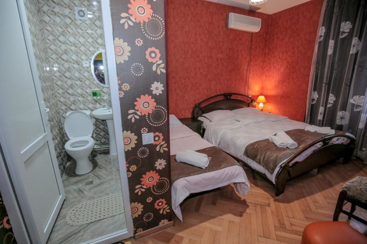 Гостевой дом Family Hotel Laba Тбилиси-19