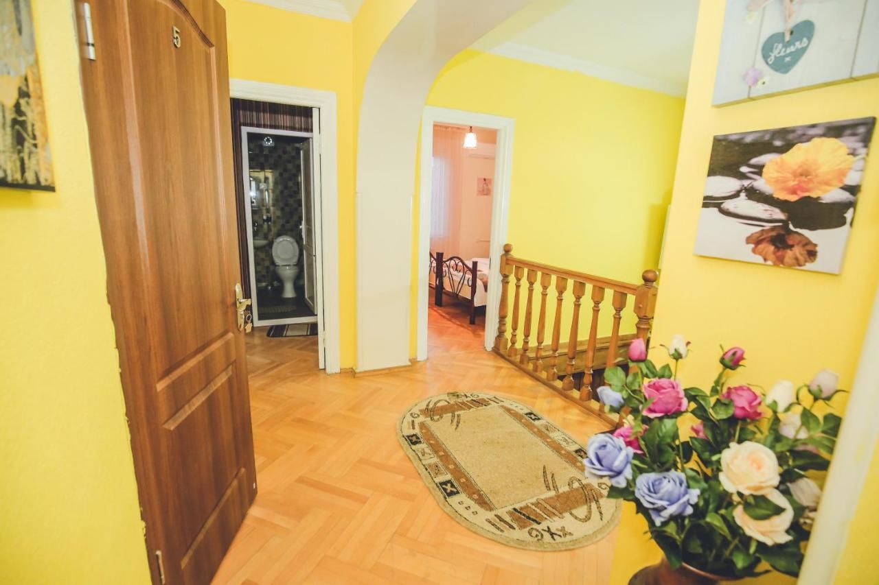 Гостевой дом Family Hotel Laba Тбилиси-22