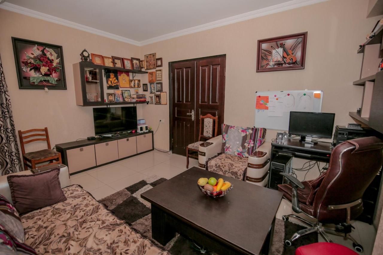 Гостевой дом Family Hotel Laba Тбилиси-29