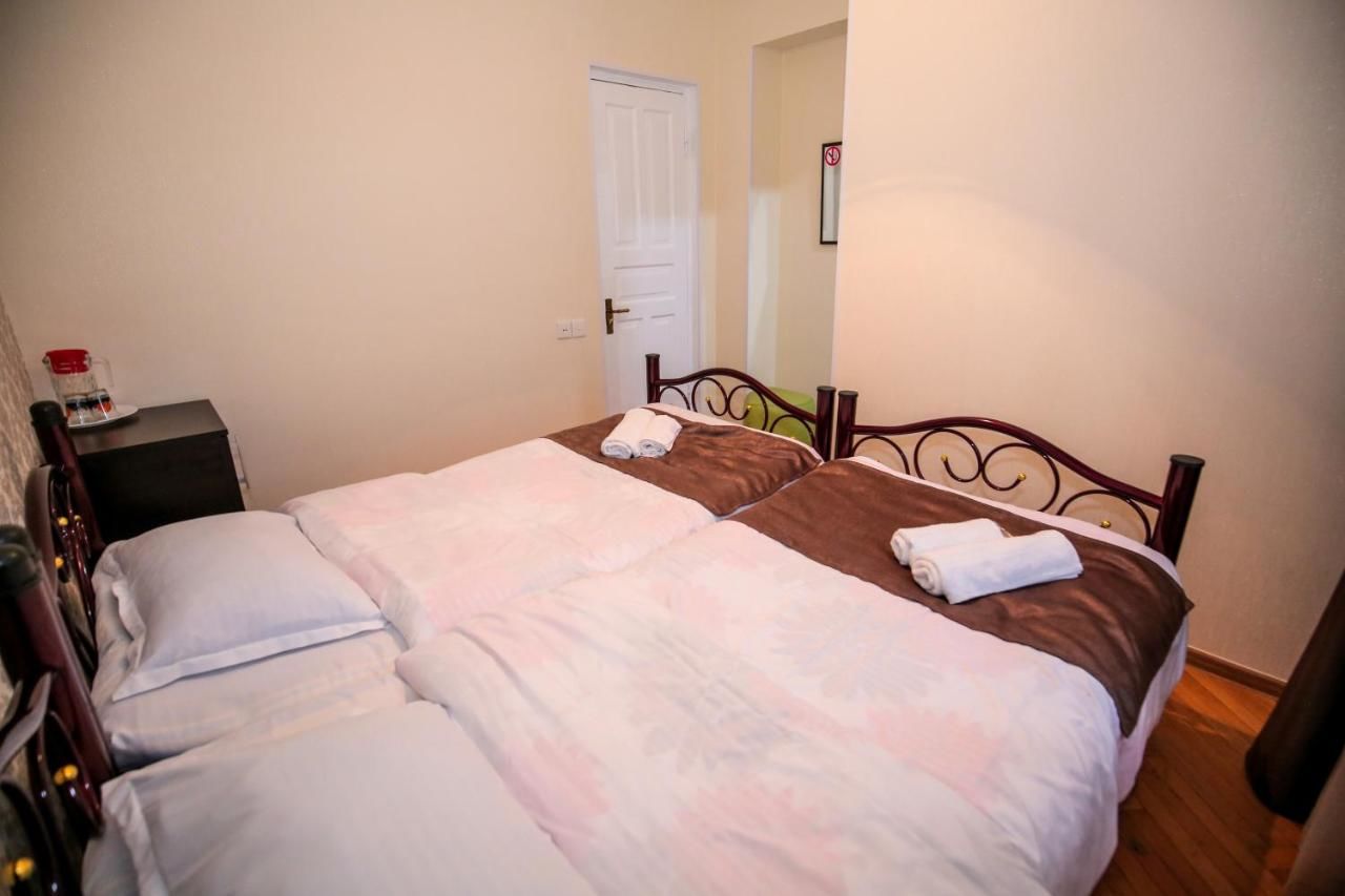 Гостевой дом Family Hotel Laba Тбилиси-33