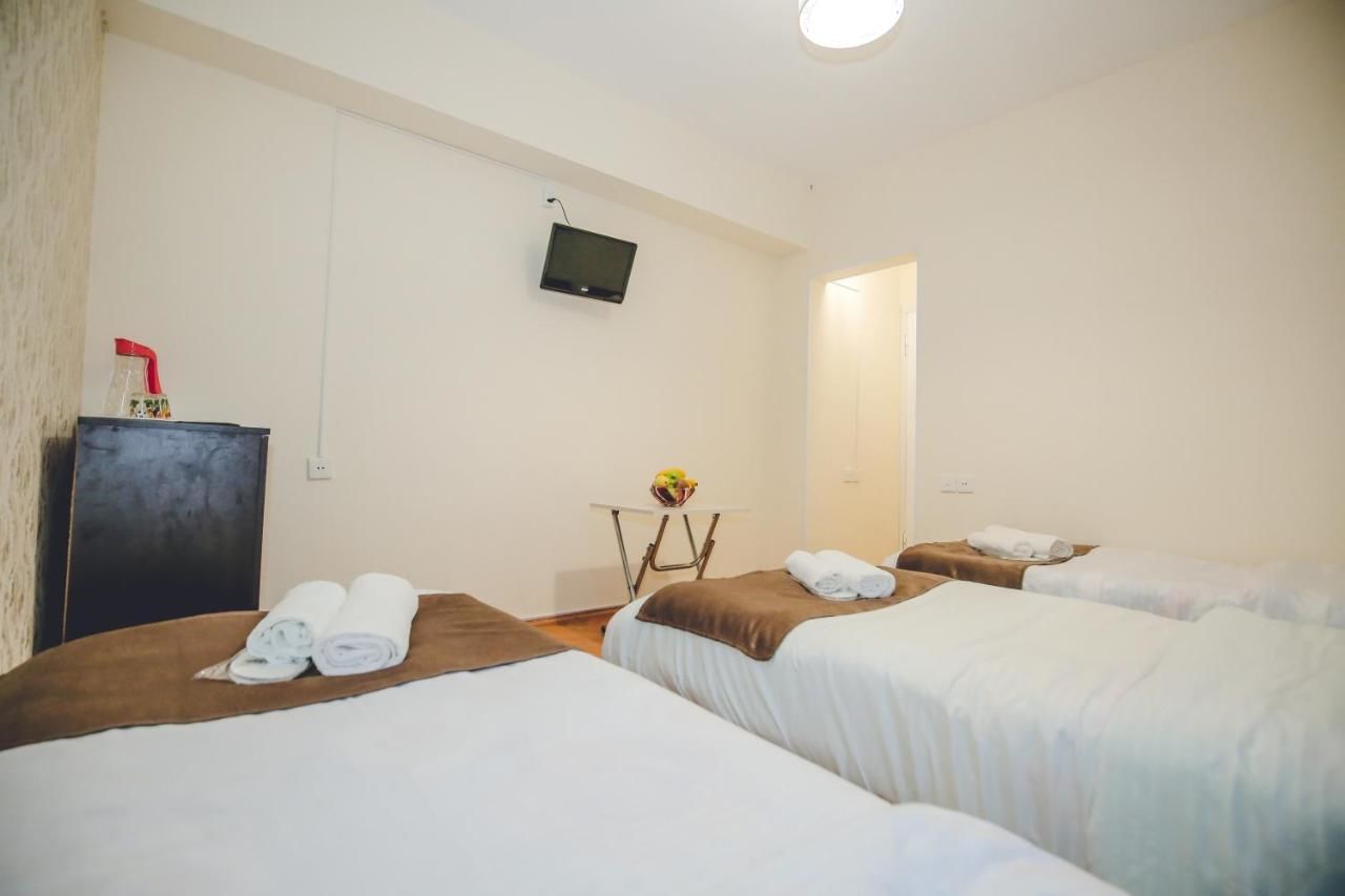 Гостевой дом Family Hotel Laba Тбилиси-42