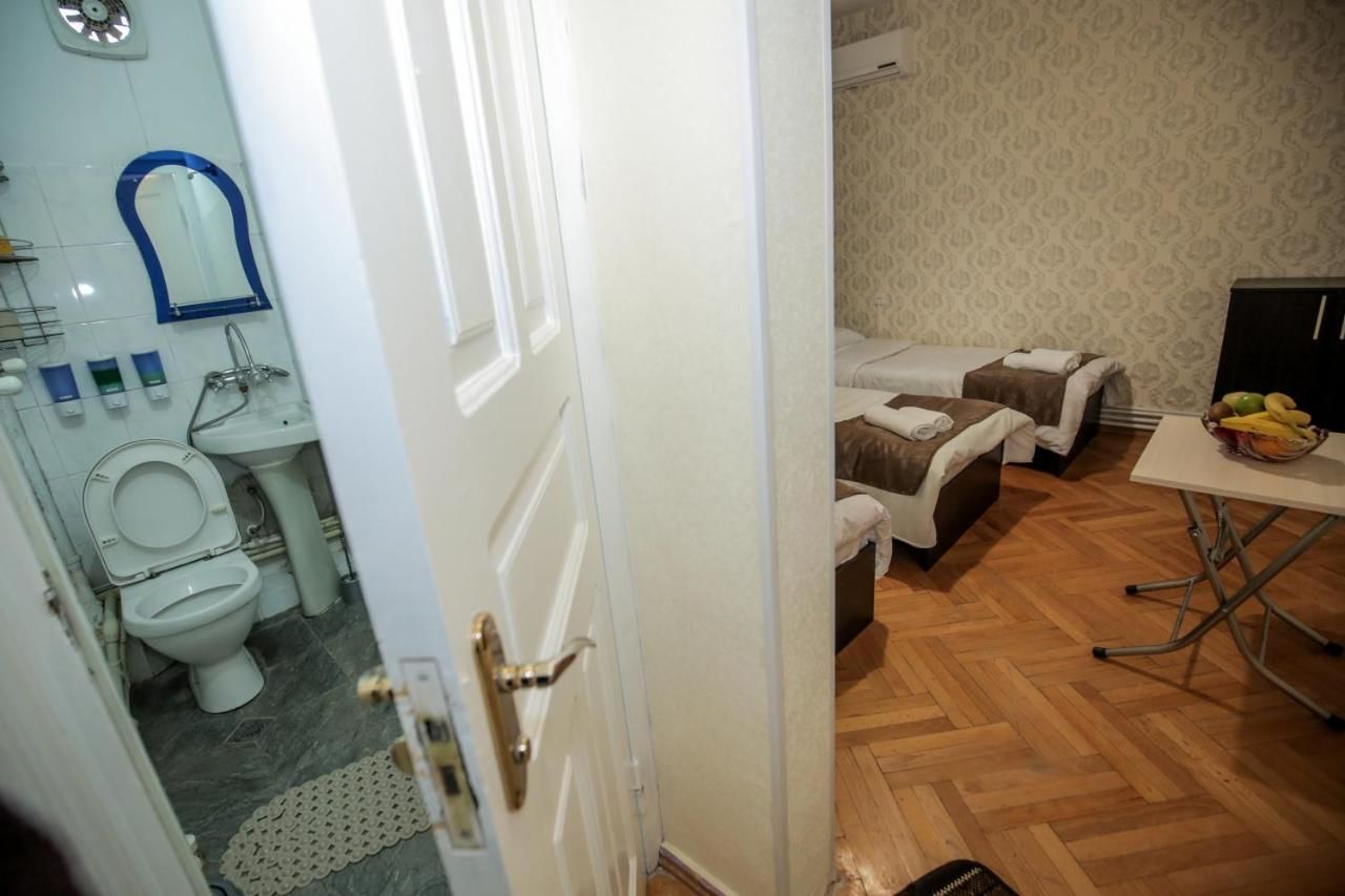 Гостевой дом Family Hotel Laba Тбилиси-9