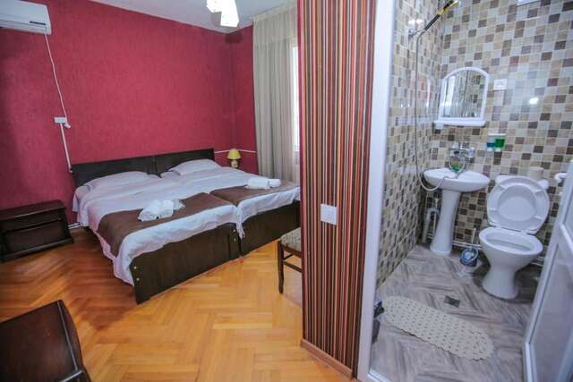 Гостевой дом Family Hotel Laba Тбилиси-12