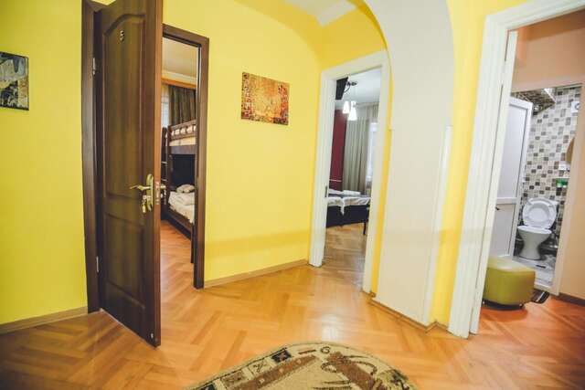 Гостевой дом Family Hotel Laba Тбилиси-19