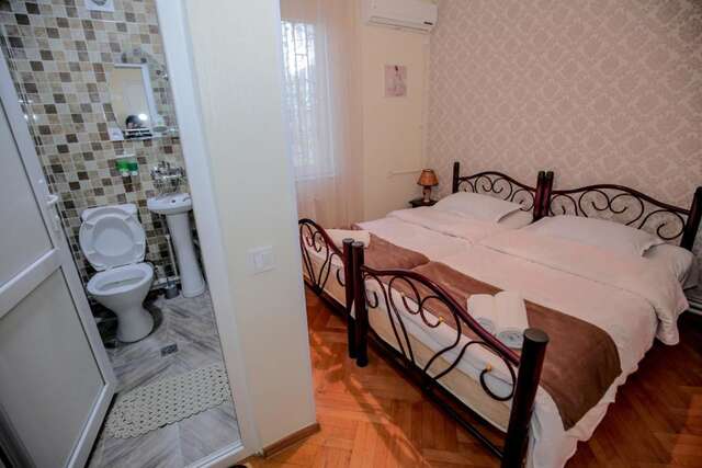 Гостевой дом Family Hotel Laba Тбилиси-5