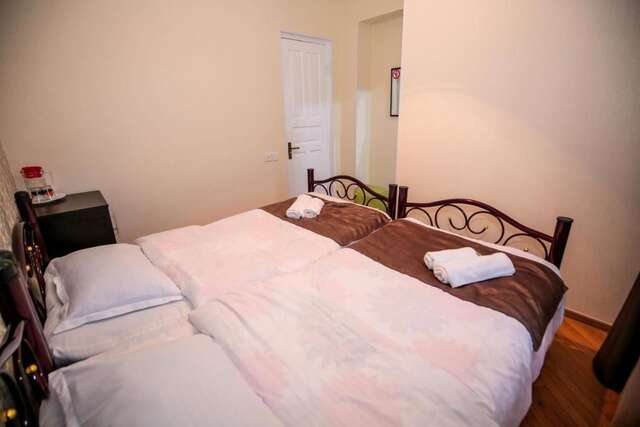 Гостевой дом Family Hotel Laba Тбилиси-32