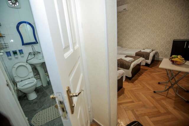 Гостевой дом Family Hotel Laba Тбилиси-8